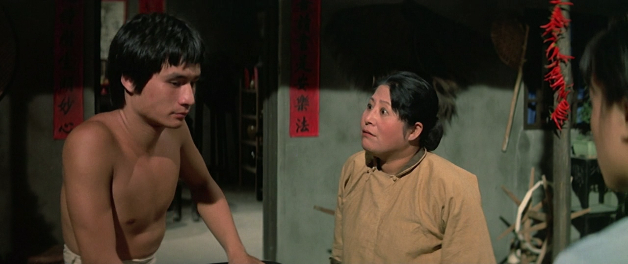 채리불소자.The.New.Shaolin.Boxers.1976.720p.BluRay.x264-BiPOLAR.mkv_000458920.png