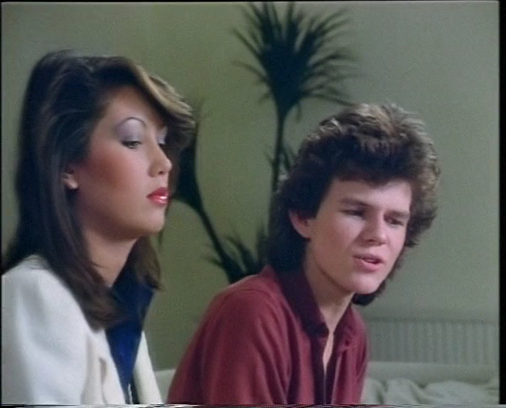 엠마뉴엘 인 소호 (무자막) Emmanuelle in Soho 1981[80년대무삭제영화].mkv_000160120.png