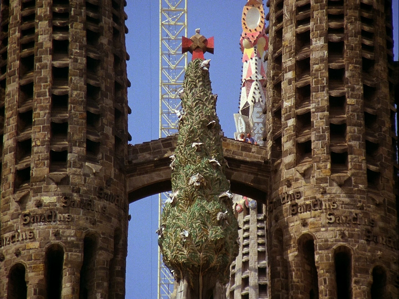 Antonio.Gaudi.1984.JAPANESE.1080p.BluRay.x264.DTS-FGT.mkv_003484147.png