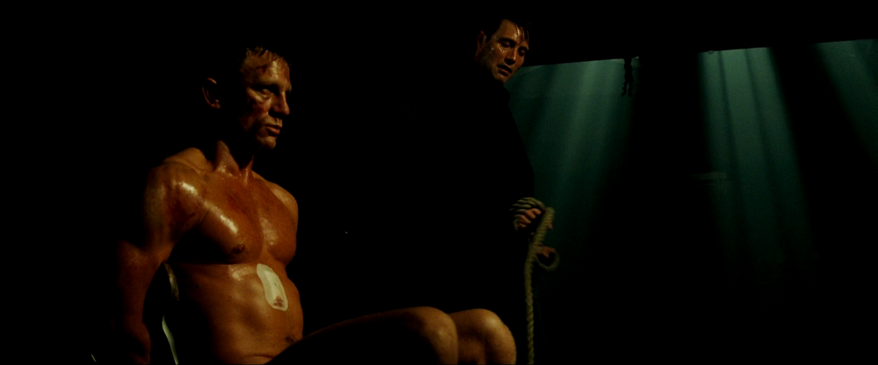 2006 - Casino.Royale..1080p.BluRay.DTS.HighCode.mkv_006578363.png