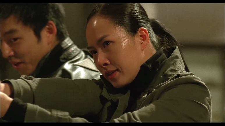 한국영화_잠복근무_Shes.on.Duty.2005.WEBRip.1080p.x264.AAC-TiNyHD.mkv_013636229.png