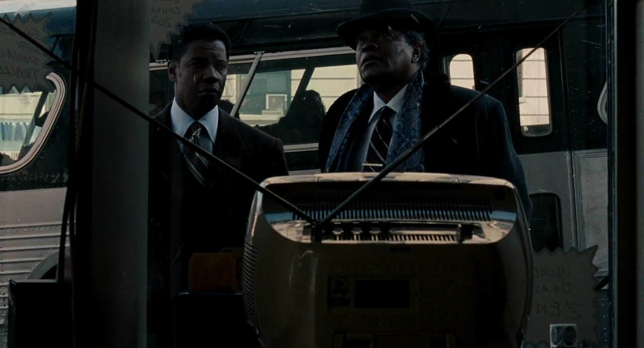 American.Gangster.2007.EXTENDED.REMASTERED.1080p.BluRay.H264.AAC-RARBG.mp4_000169419.png