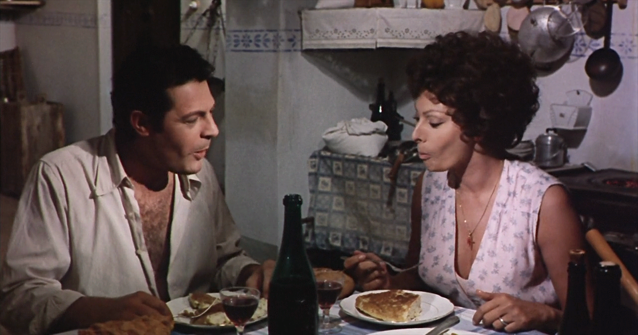 해바라기 Sunflower.I.Girasoli.1970.BDRip.720p.x264-mkvonly.mkv_001733487.png