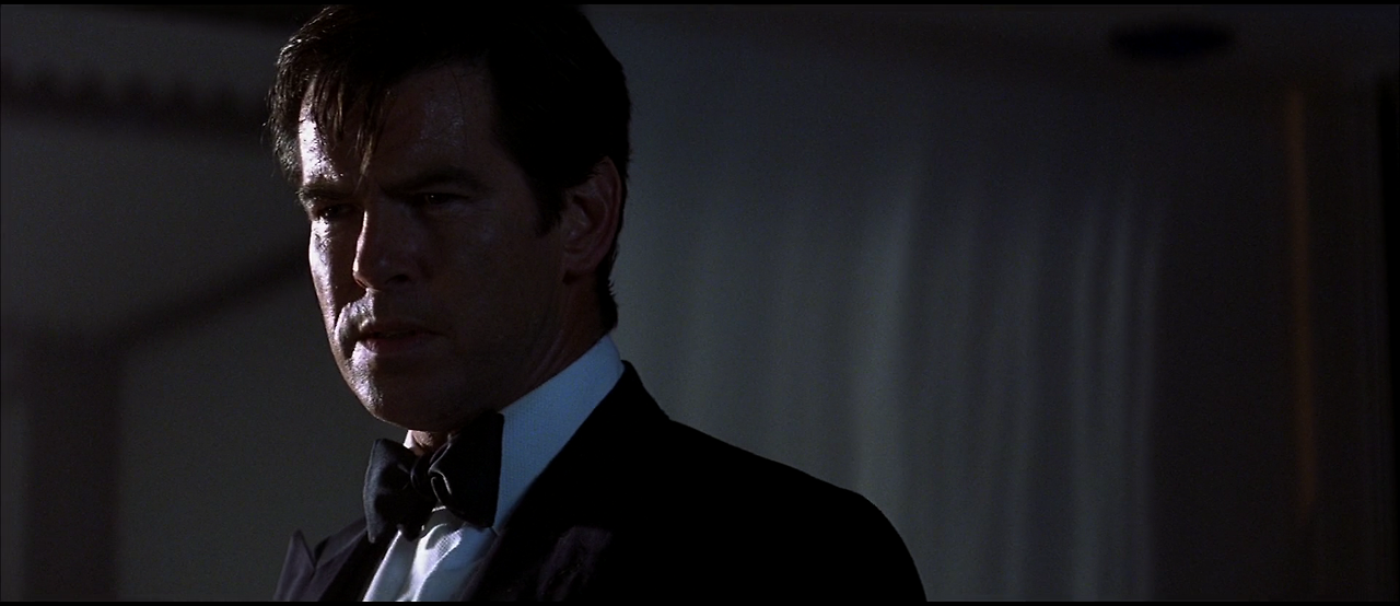 1997 - Tomorrow.Never.Dies.1080p.BluRay.DTS.HighCode.mkv_002360900.png