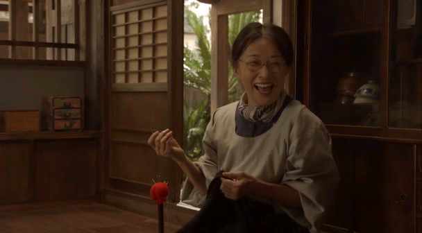 Gabai Granny, 2006.avi_002913898.png