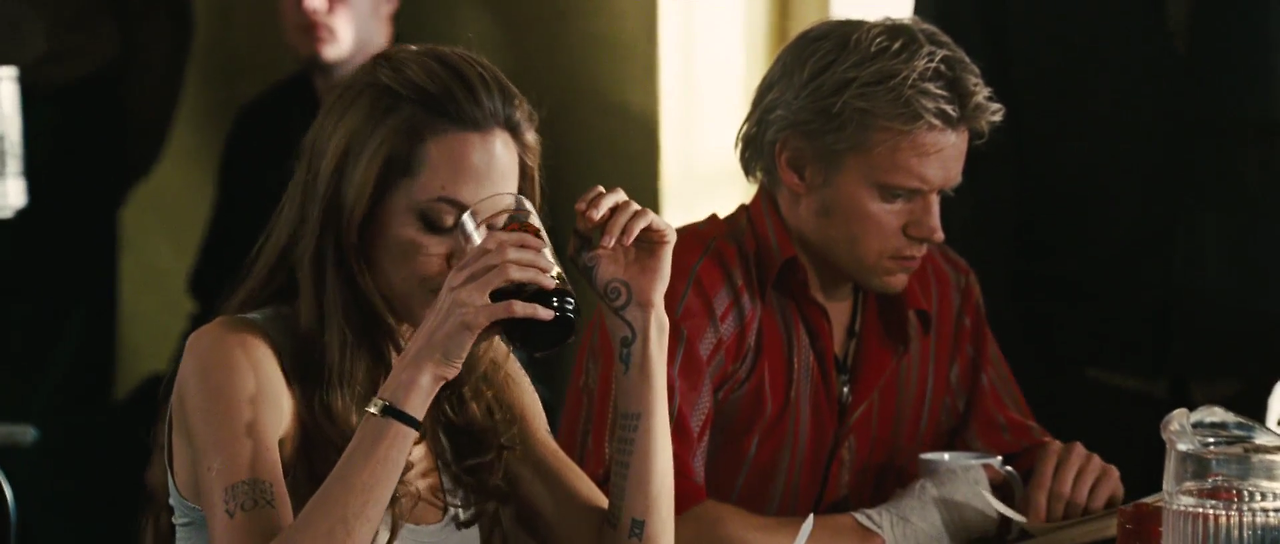 원티드 Wanted.2008.1080p.BluRay.H264.AAC-RARBG.mp4_002075909.png