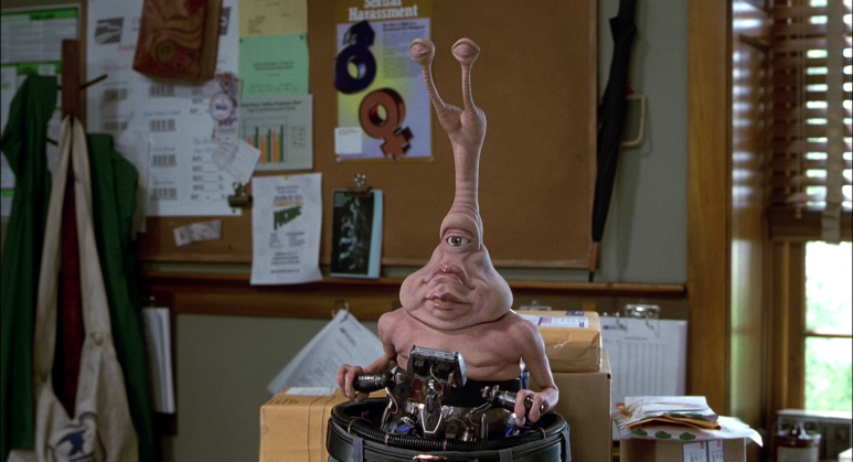 Men_in_Black_II_(2002)_(1080p_BluRay_x265_HEVC_10bit_AAC_5.1_Tigole).mkv_002 (3).png