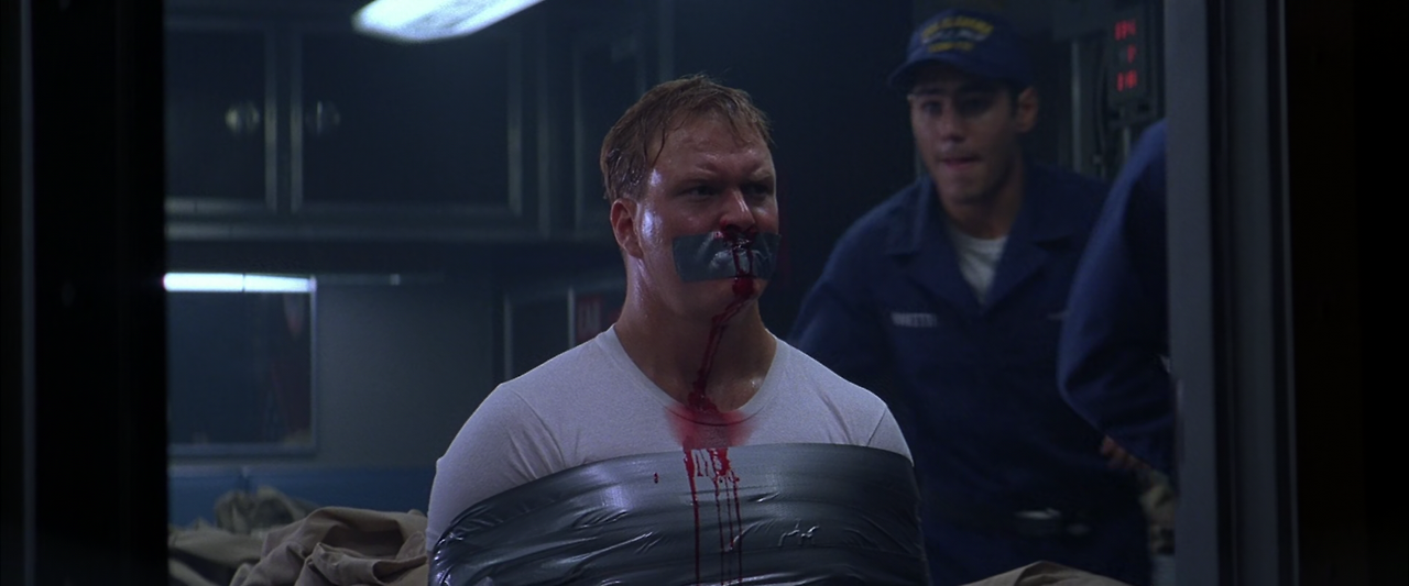 크림슨 타이드 Crimson Tide (1995) (1080p BluRay x265 HEVC 10bit AAC 5.1 Tigole).mkv_005390343.png