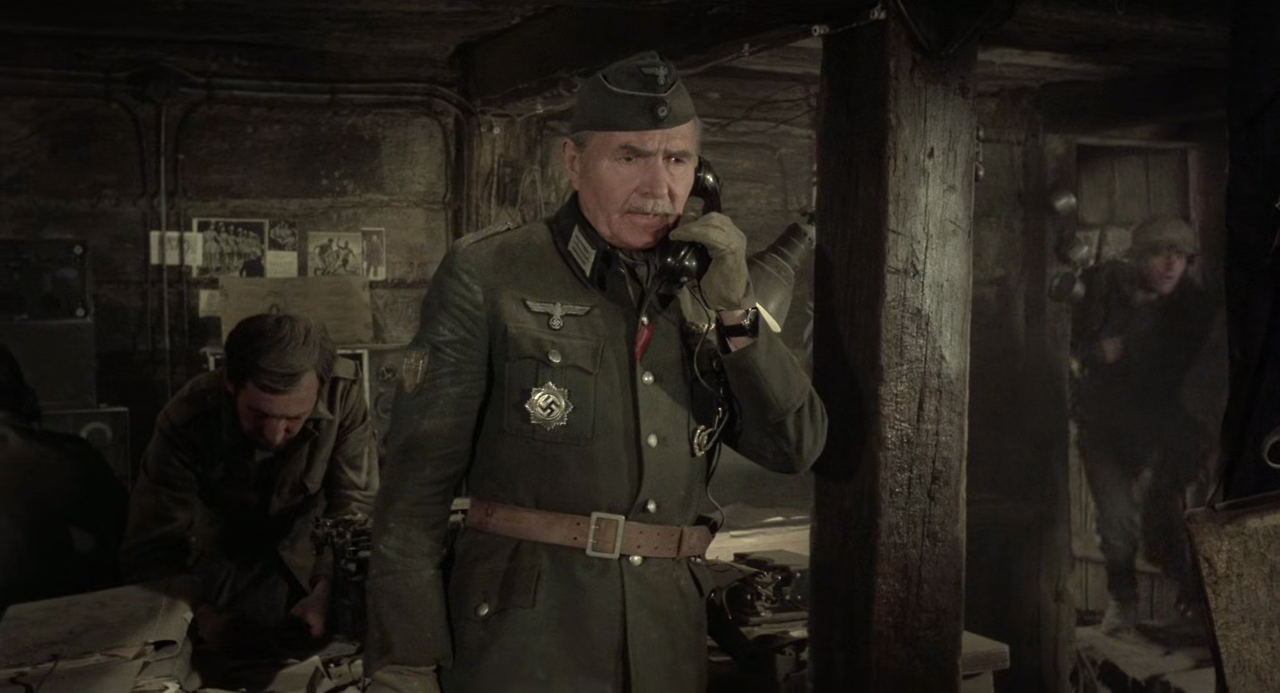 철십자 훈장.Cross Of Iron.1977.1080p.BluRay.x265-RARBG.mp4_004558413.png