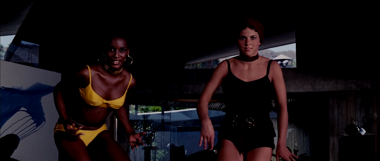 1971 - Diamonds.Are.Forever.1080p.BluRay.DTS.HighCode.mkv_005270724.png