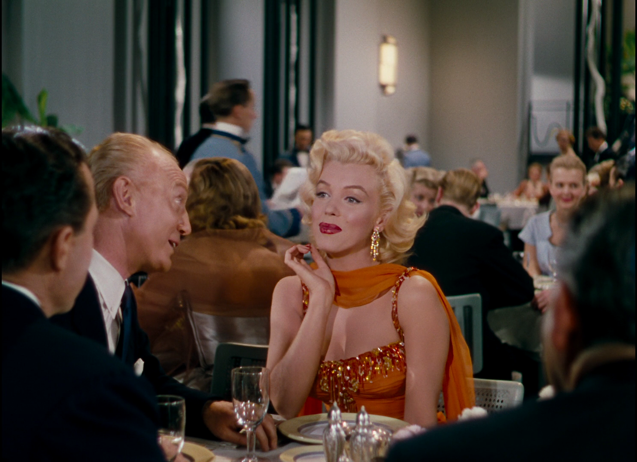 Gentlemen.Prefer.Blondes.1953.1080p.BluRay.x264-CiNEFiLE.mkv_002124289.png