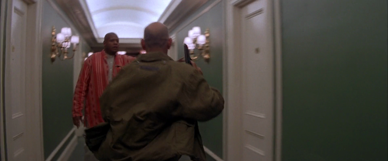 스피시즈 Species.1995.1080p.BluRay.x264-YIFY.mp4_012645483.png