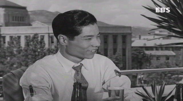 서울의 휴일 (1956) [이용민감독][노능걸, 양미희, 임성숙, 박상익] SDTV.XviD.avi_010719053.png