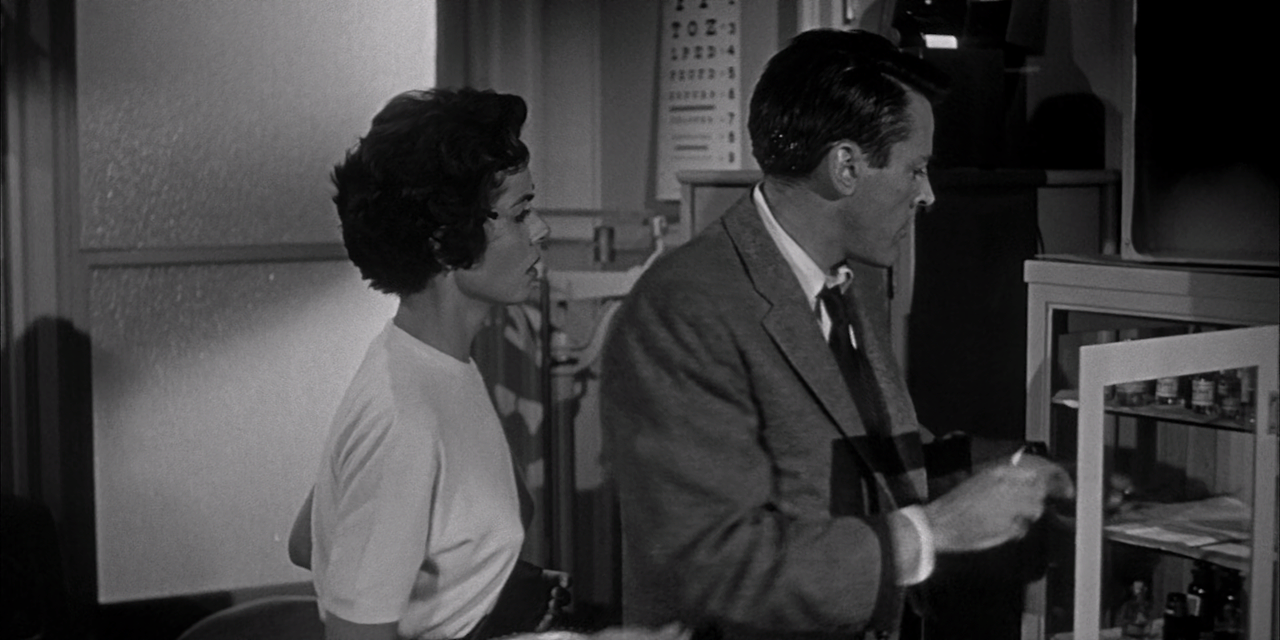 Invasion of the Body Snatchers (1956) (1080p BluRay x265 HEVC 10bit AAC 2.0 Tigole).mkv_010212626.png
