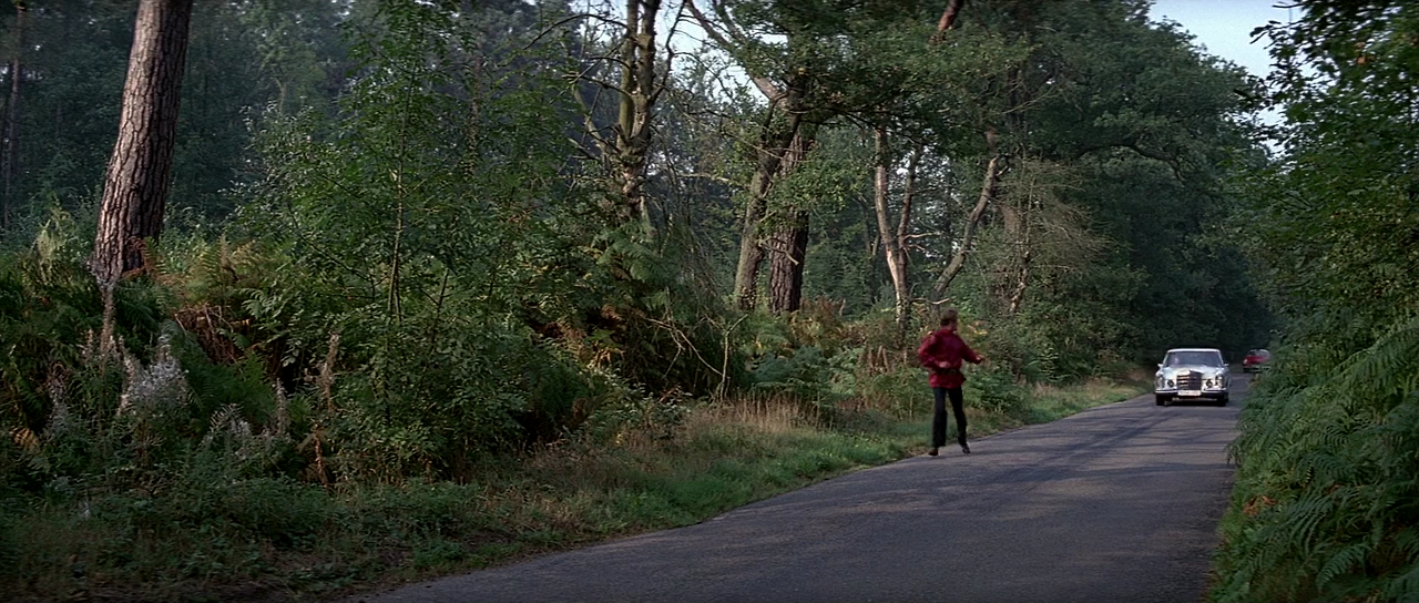 1983 - Octopussy.1080p.BluRay.DTS.HighCode.mkv_006394430.png