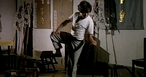 불장나한권.The.Buddhist.Fist.1979.DVDRip.XViD-GREiD.avi_004787954.png