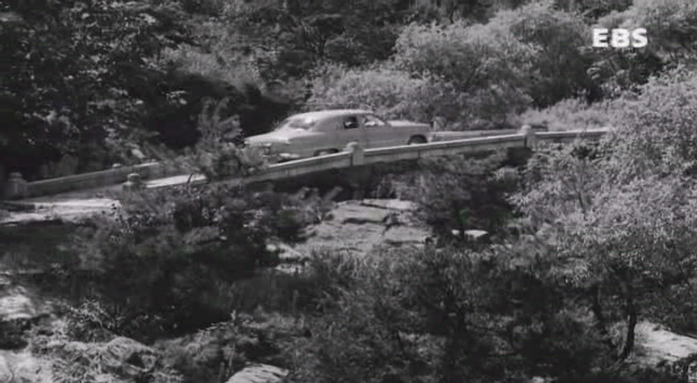 서울의 휴일 (1956) [이용민감독][노능걸, 양미희, 임성숙, 박상익] SDTV.XviD.avi_002837078.png