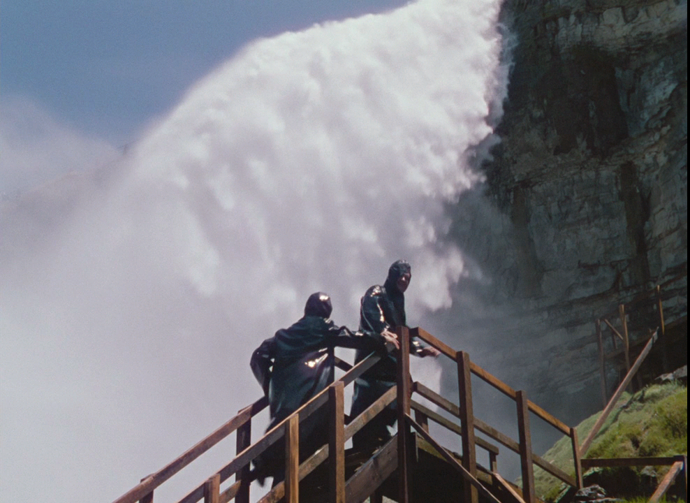 Niagara.1953.720p.BluRay.DD5.0.x264-DON.mkv_005301783.png