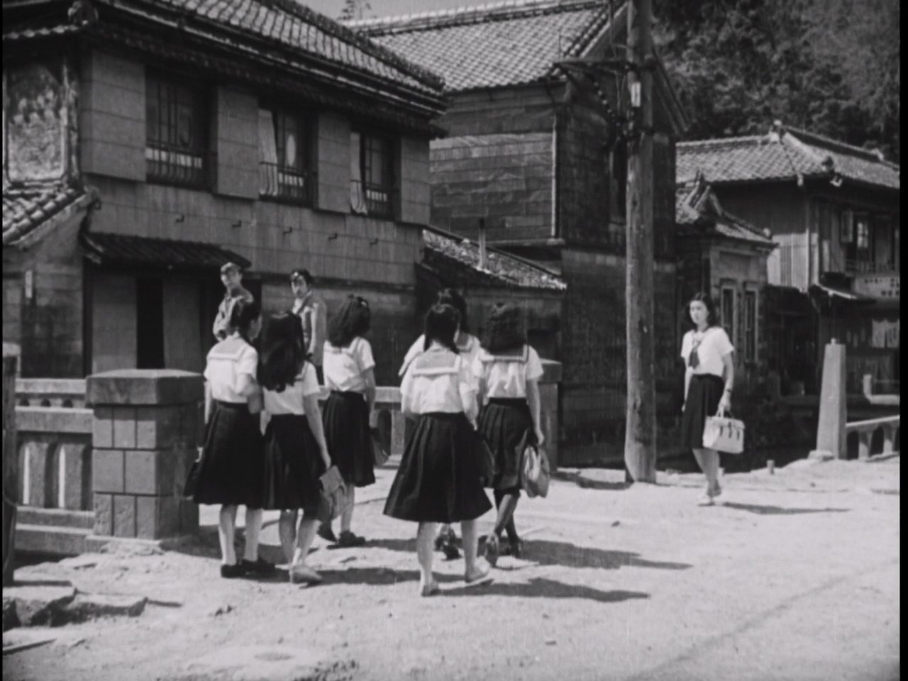 Aoi.sanmyaku.1949.1080p.WEB-DL.DD+2.0.H.264-SbR.mkv_005637359.png