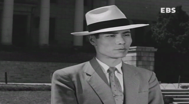 서울의 휴일 (1956) [이용민감독][노능걸, 양미희, 임성숙, 박상익] SDTV.XviD.avi_005337000.png