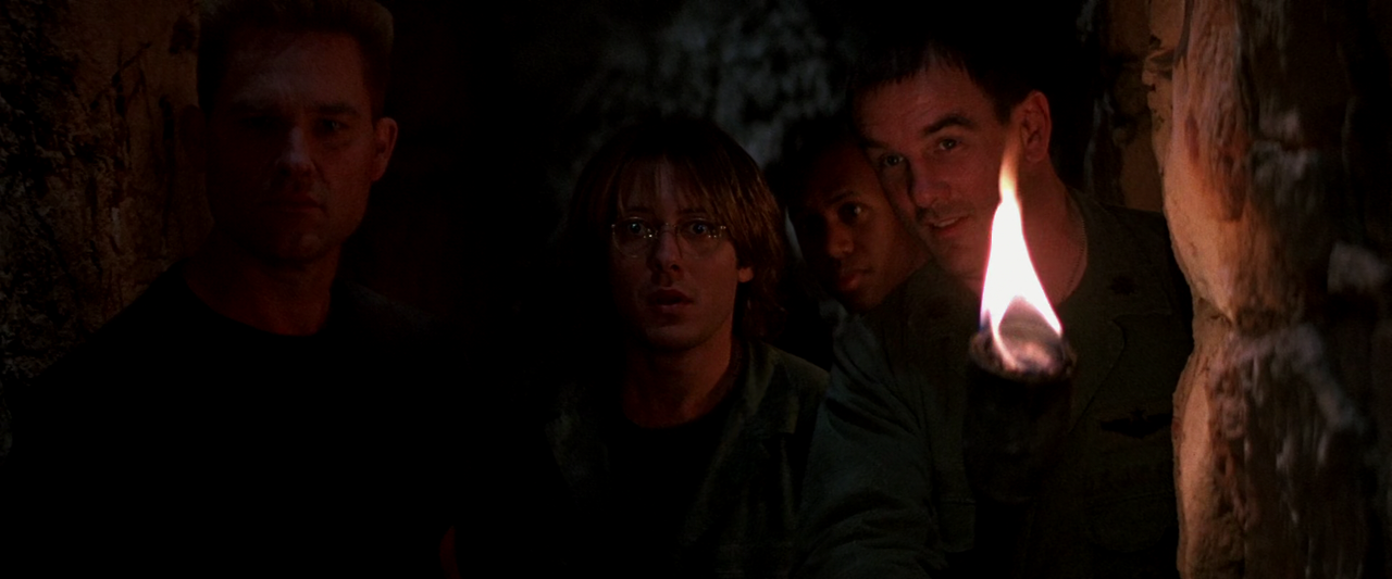 Stargate.1994.DC.1080p.BluRay.x265.HEVC.10bit.AAC.5.1-Tigole.mkv_004526689.png