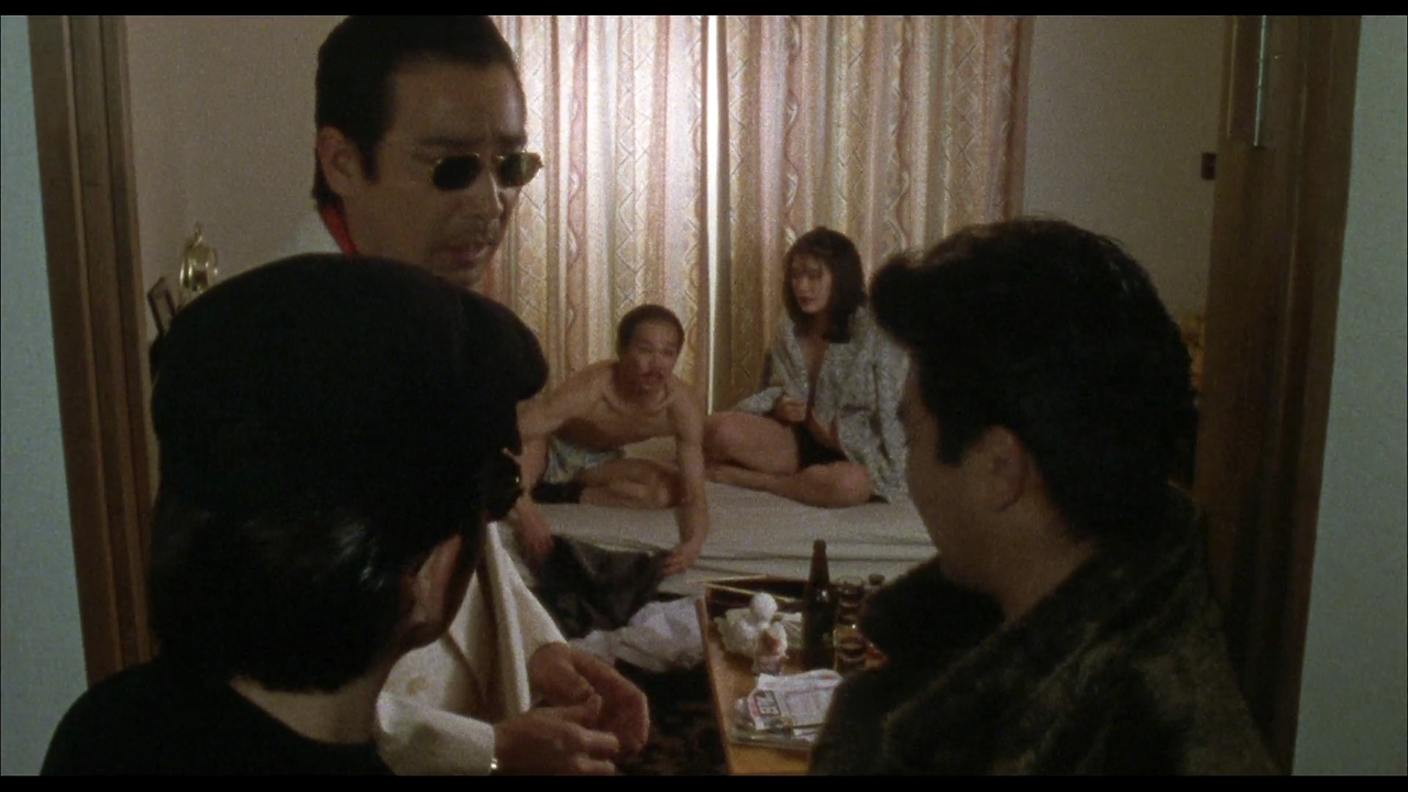 Suit.Yourself.or.Shoot.Yourself.The Heist.1995.JAPANESE.1080p.WEBRip.AAC2.0.x264-NOGRP.mkv_003412296.png