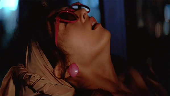 무릎과 무릎사이.Knee.to.Knee.1984.XviD.AC3.CD2-WAF.avi_002821677.png