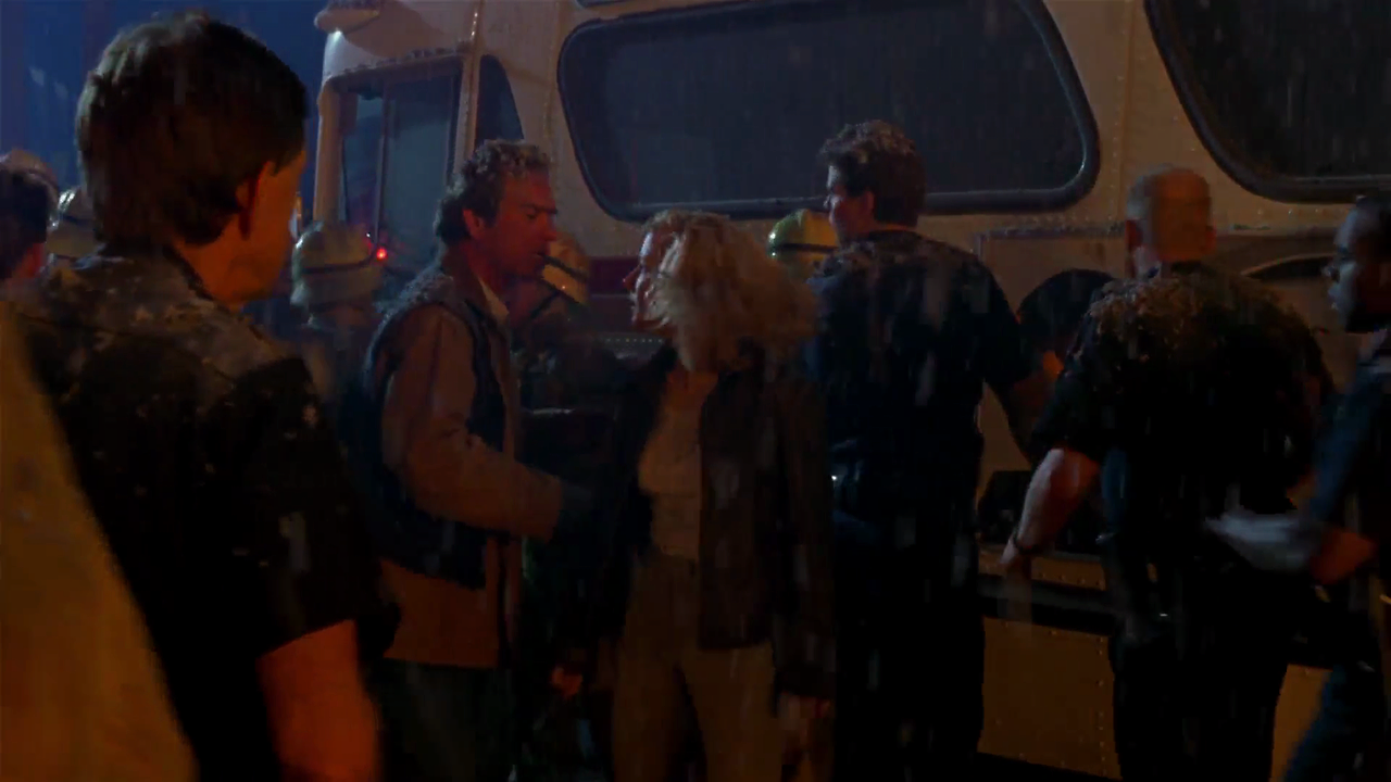 볼케이노 Volcano.1997.1080p.BluRay.H264.AAC-RARBG.mp4_005021200.png