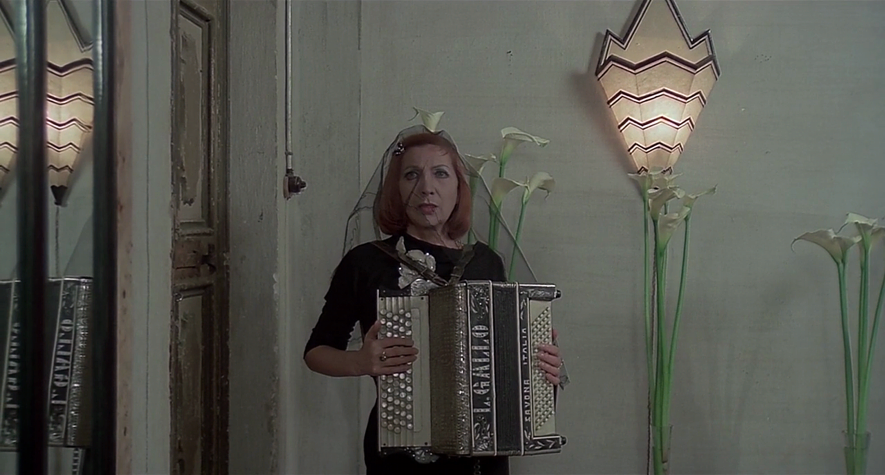 살로 소돔의 120일 Salo.Or.The.120.Days.Of.Sodom.1975.720p.BRRip.H264.AAC-ETRG.mp4_012957108.png