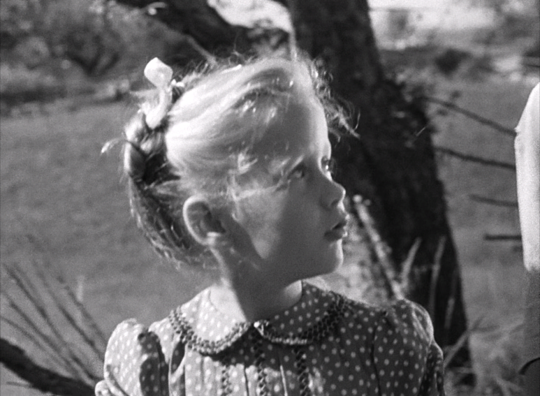 금지된_장난.Forbidden_Games.1952.1080p.BluRay.x265.HEVC.10bit.AAC.2.0.French-afm7 (8).png