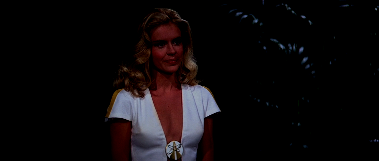 1979 - Moonraker.1080p.BluRay.DTS.HighCode.mkv_004928382.png