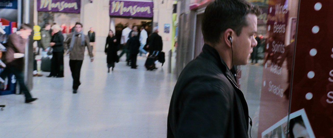 The.Bourne.Ultimatum.2007.1080p.BluRay.x264.DTS-X.7.1-SWTYBLZ.mkv_001403944.png