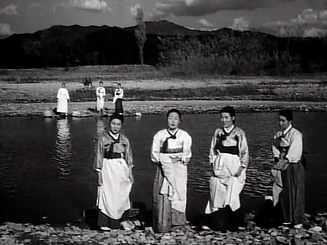 시집 가는 날.The.Wedding.Day.1956.조미령, 김승호, 최현, 김유희.XviD.AC3-WAF.avi_001749379.png