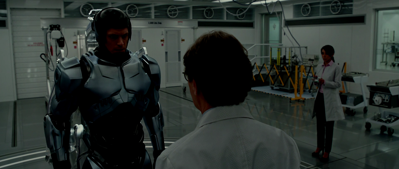 RoboCop.2014.1080p.BluRay.x264.DTS-Zoom.mkv_001795836.png