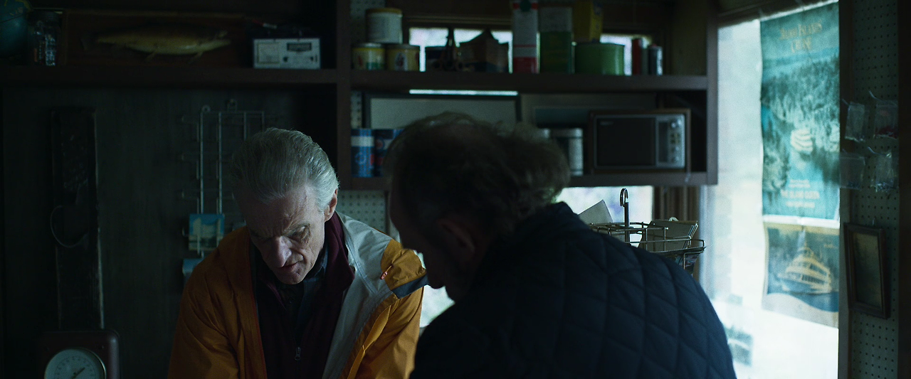 어두움 . The.Dark.2018.1080p.AMZN.WEB-DL.DDP5.1.H.264-NTG.mkv_000187437.png