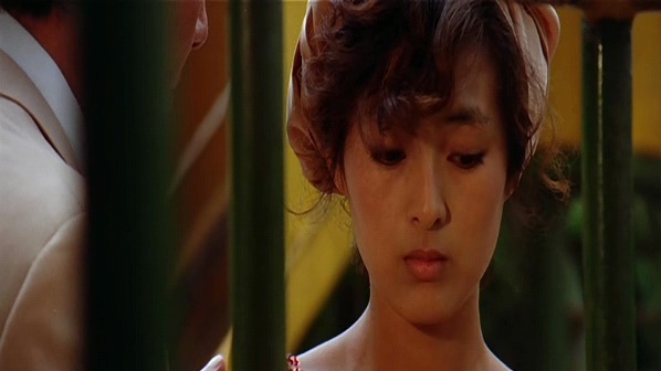 무릎과 무릎사이.Knee.to.Knee.1984.XviD.AC3.CD2-WAF.avi_002108838.png