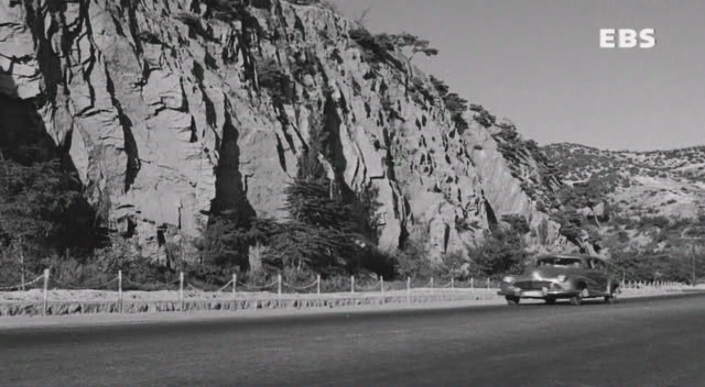 서울의 휴일 (1956) [이용민감독][노능걸, 양미희, 임성숙, 박상익] SDTV.XviD.avi_010401977.png