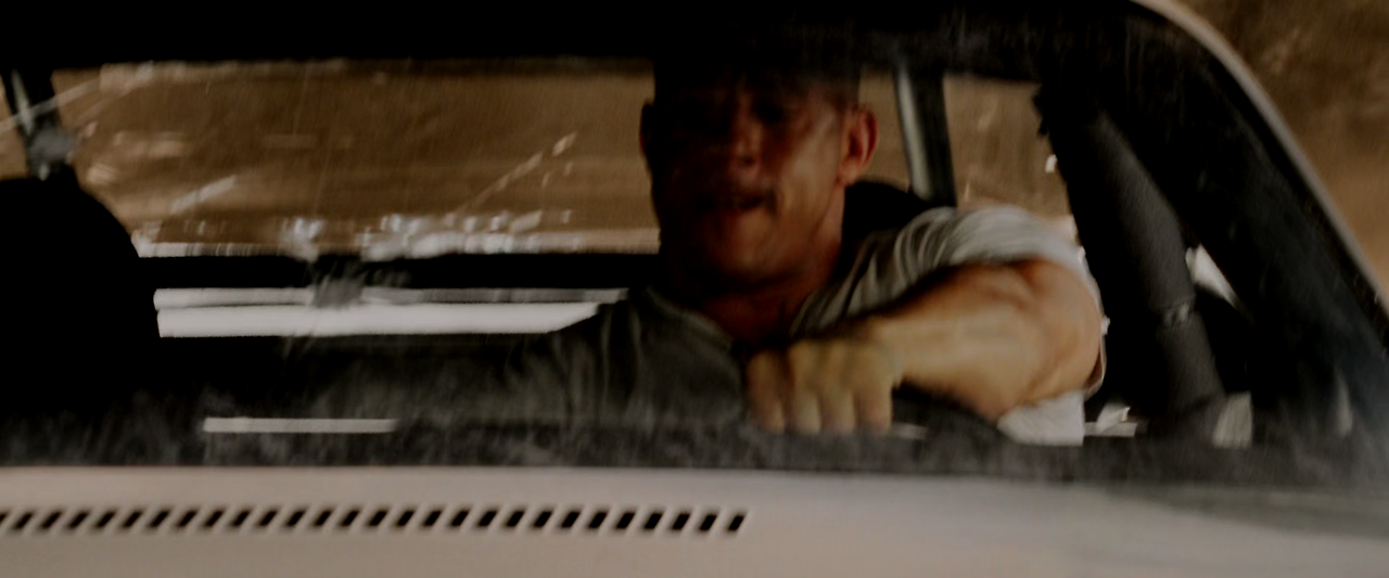 Fast.Furious.2009.2160p.4K.BluRay.x265.10bit.AAC5.1.mkv_005740069.png