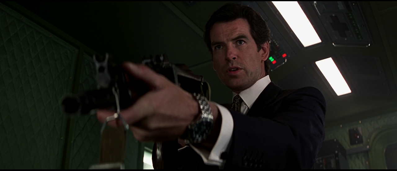 1995 - GoldenEye.1080p.BluRay.DTS.HighCode.mkv_005340627.png