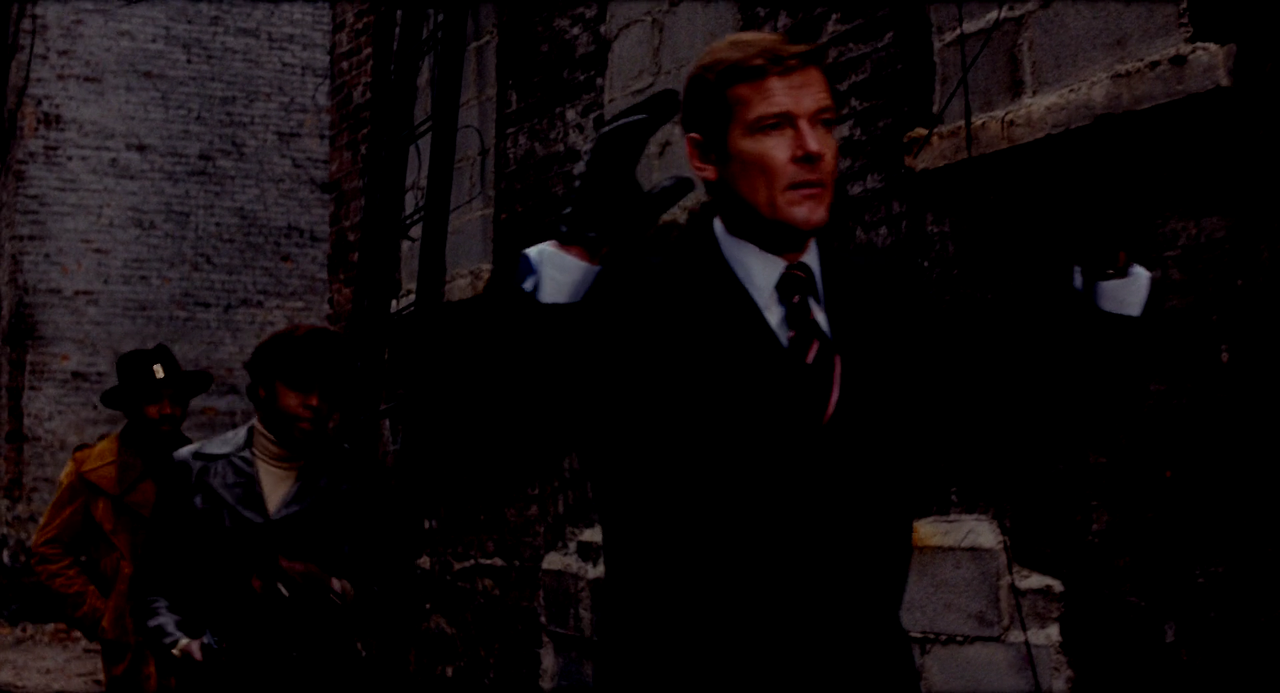 1973 - Live.and.Let.Die.1080p.BluRay.DTS.HighCode.mkv_001622412.png