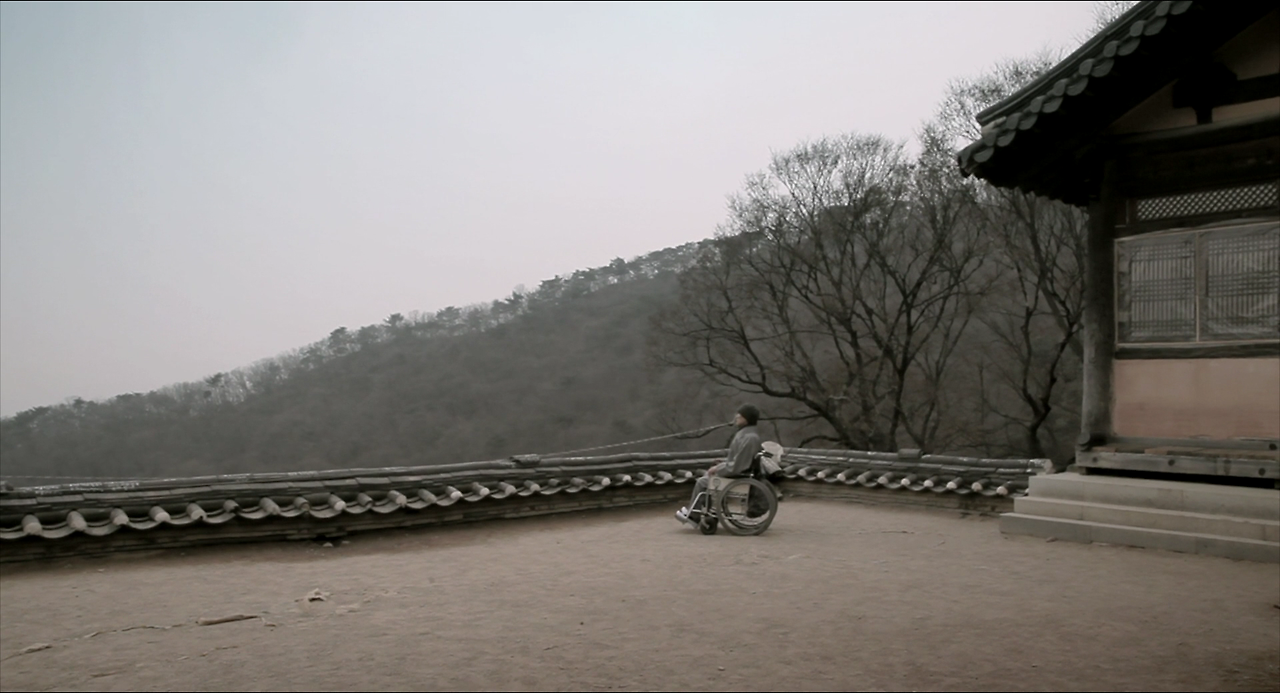 피에타.Pieta.2012.LIMITED.1080p.BluRay.x264-GiMCHi.mkv_004859062.png