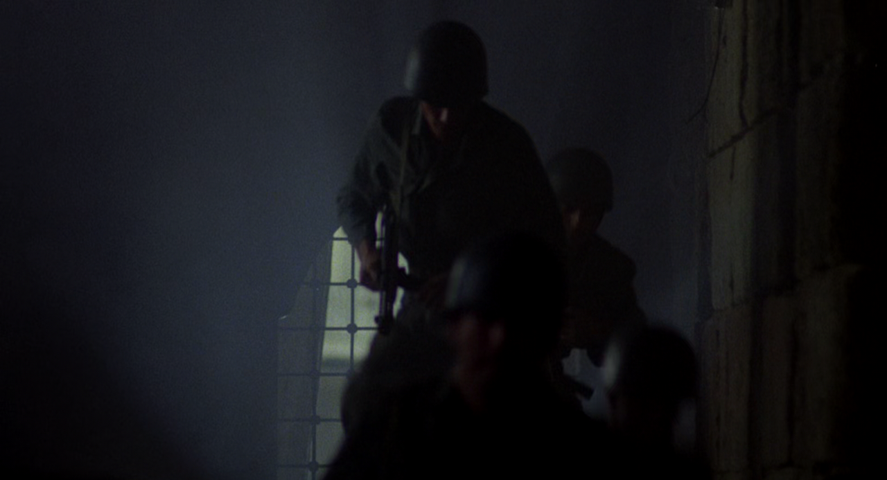 미드나잇 익스프레스 Midnight.Express.1978.1080p.BluRay.x265-RARBG.mp4_005312432.png