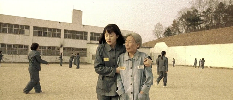 친절한_금자씨_Sympathy.for.Lady.Vengeance.2005.720p.BluRay.x264.AAC-YTS.MX.mp4_000 (1).png