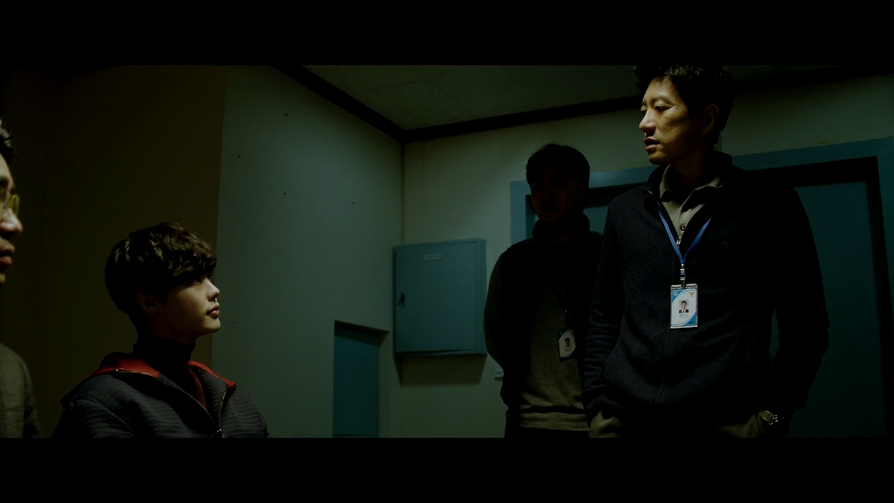 [브이아이피] (2017) 박희순, 이종석 주연 ▶ [한국][영화].mp4_003173128.png