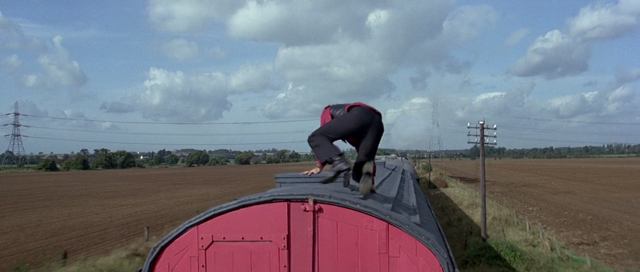 1983 - Octopussy.1080p.BluRay.DTS.HighCode.mkv_005818271.png