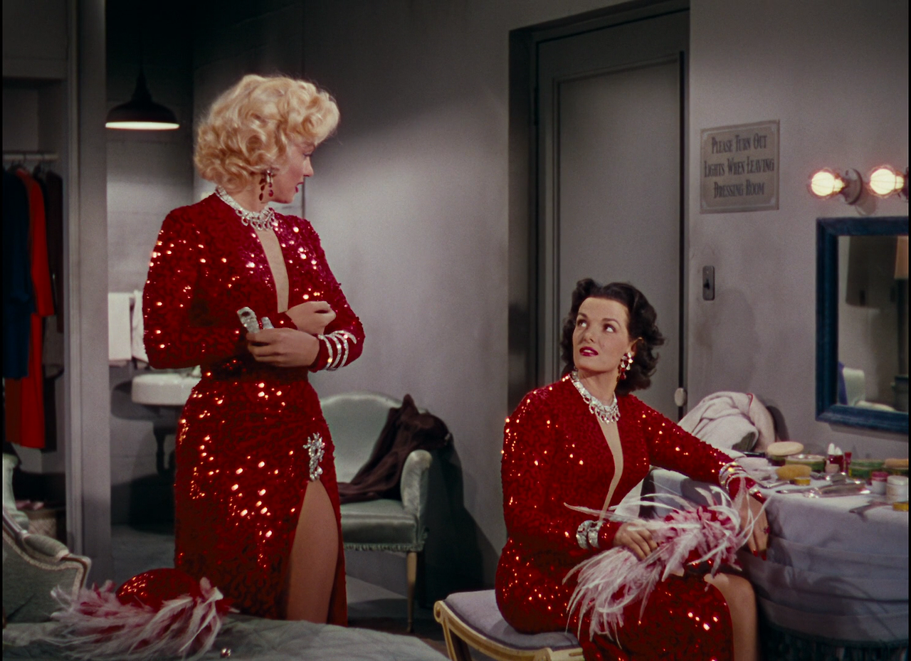 Gentlemen.Prefer.Blondes.1953.1080p.BluRay.x264-CiNEFiLE.mkv_000302594.png
