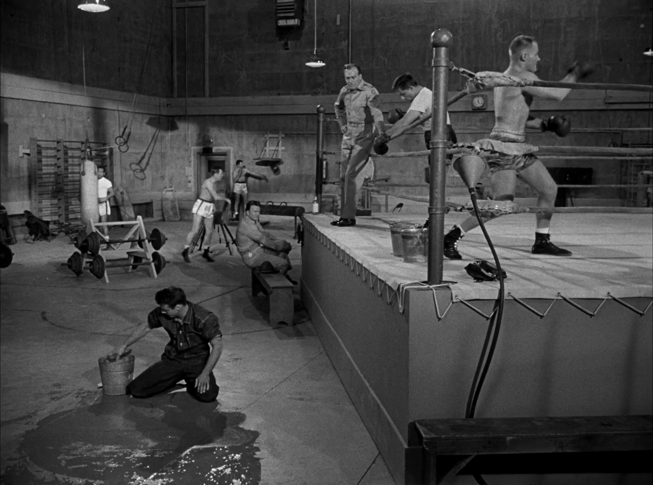 지상에서 영원으로 From Here to Eternity 1953 1080p.mkv_002795667.png