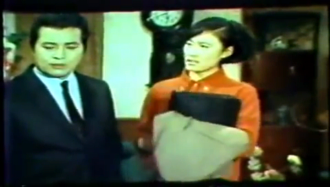 서울야화(1969년)_(문희,신영균,사미자,박암).mp4_000549760.png