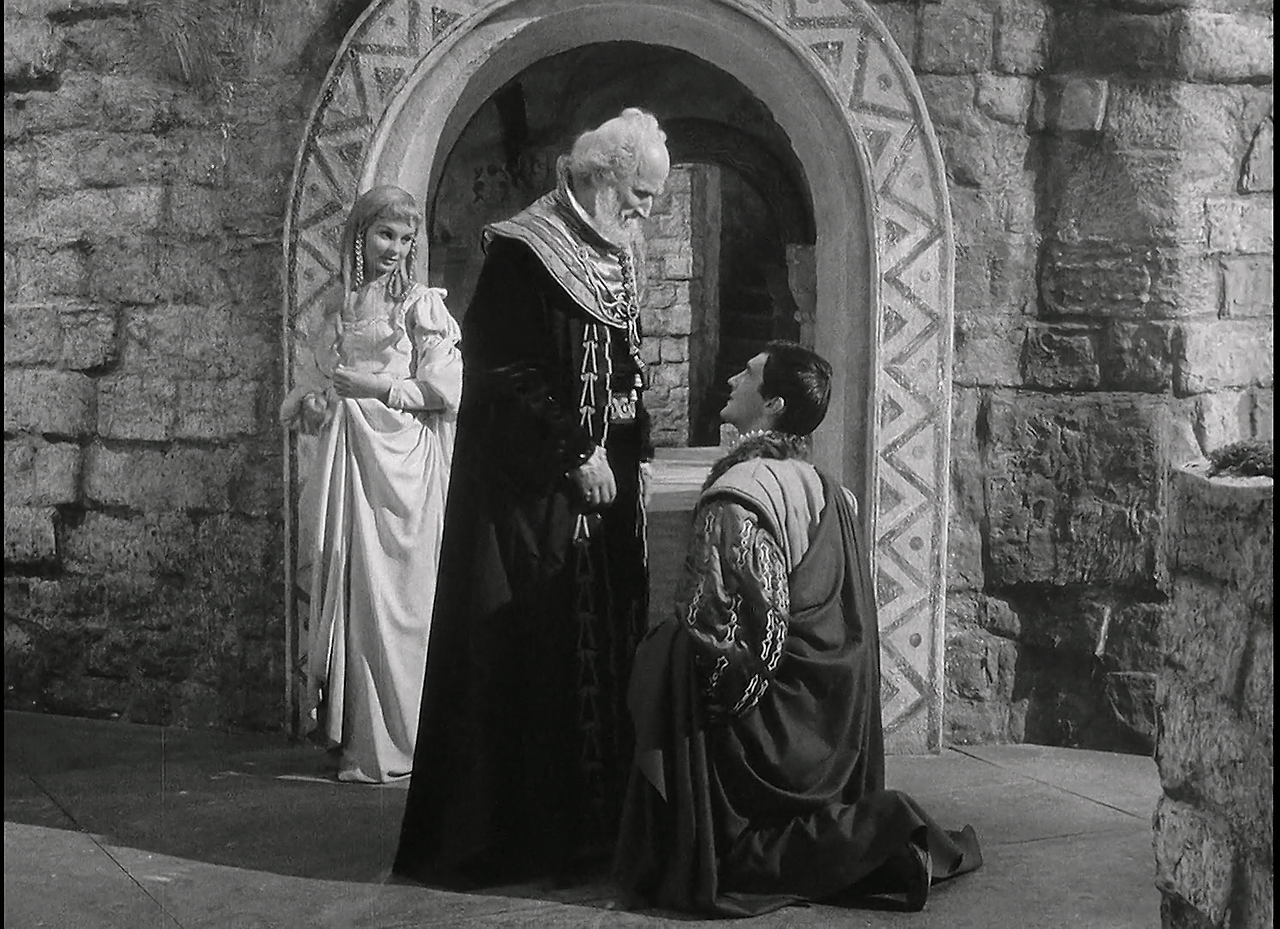 Hamlet.1948.1080p.BluRay.x264-CiNEFiLE.mkv_002209192.png