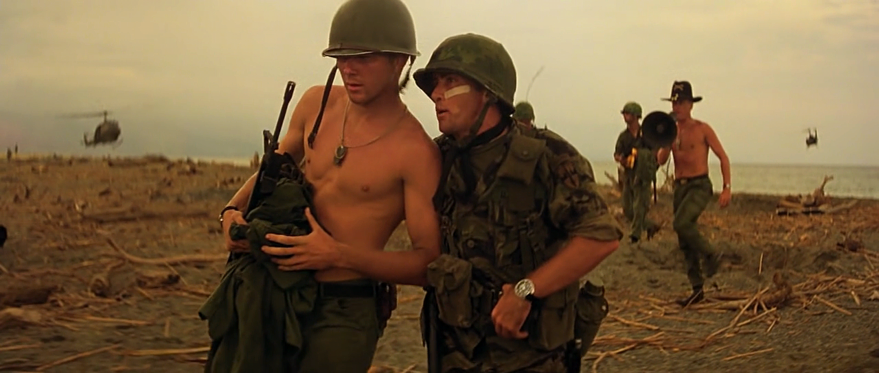 [전쟁영화]지옥의 묵시록.Apocalypse Now 2001 Redux 720p BRRip x264-HDLiTE.mp4_005103889.png